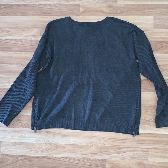 Peyton Primrose Size Large Grey Sweater - Picture 4 of 7